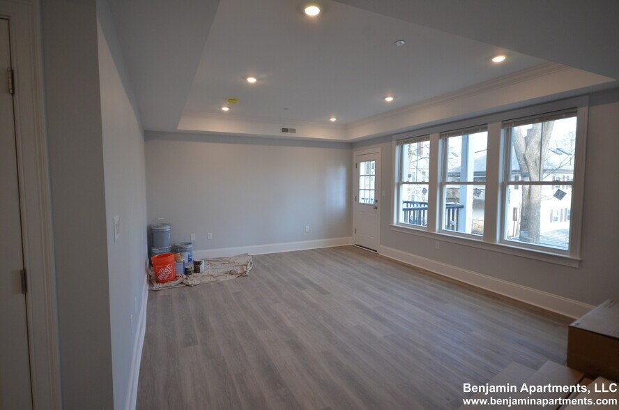 Building Photo - 100 Brooks St