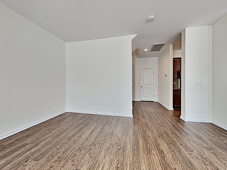 Building Photo - 468 Whispering Breeze Ln