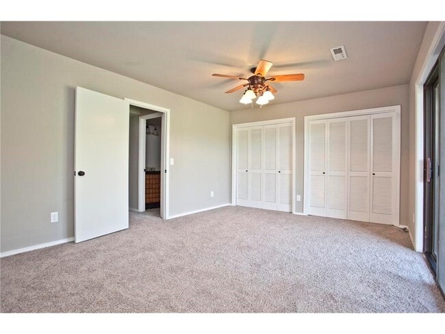 Building Photo - 14 Shakespeare Dr