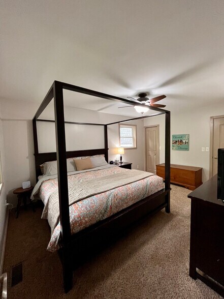 Building Photo - 2109 Dogwood Dr