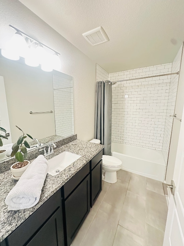 Building Photo - 286 E Chestnut St