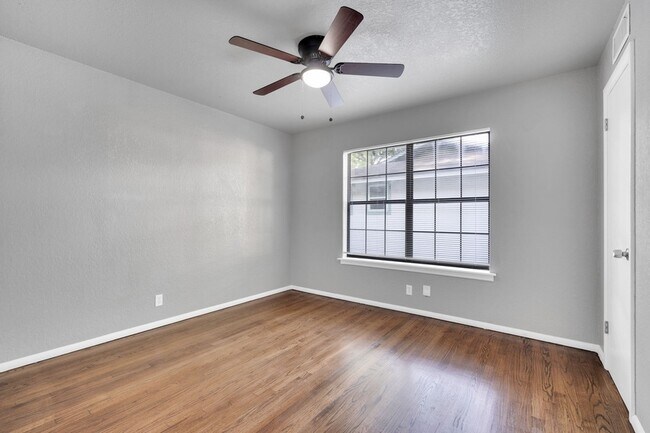 Building Photo - 772 Fernwood St