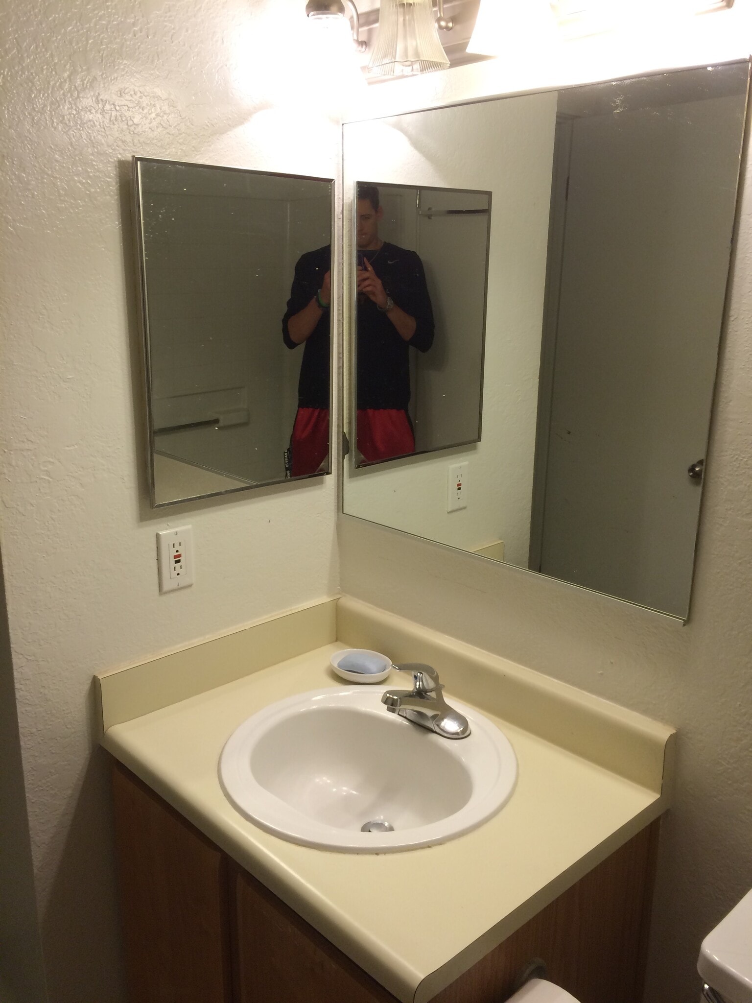 Building Photo - 16817 Larch Way