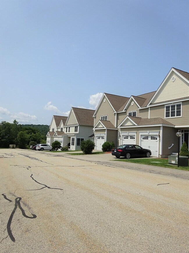 Shared Community Common Area 1 - 24 Autumn Ln