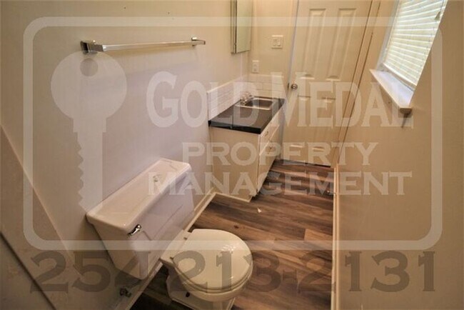 Building Photo - 1201 Santa Rosa Dr