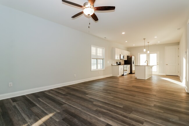 Building Photo - 3028 Stirling Dr
