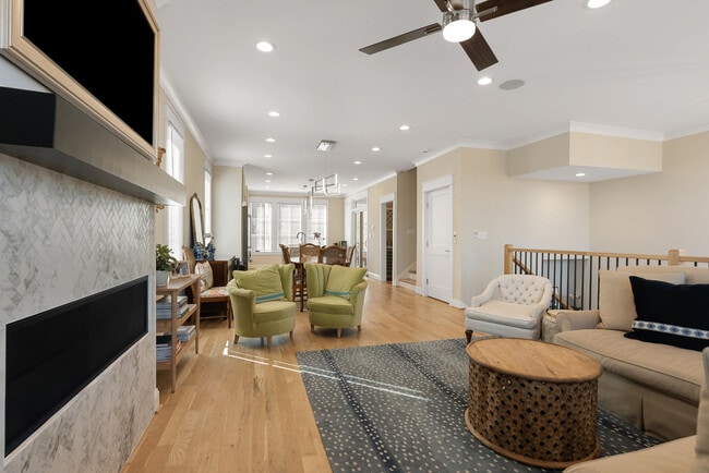 Building Photo - Bradshaw Commons