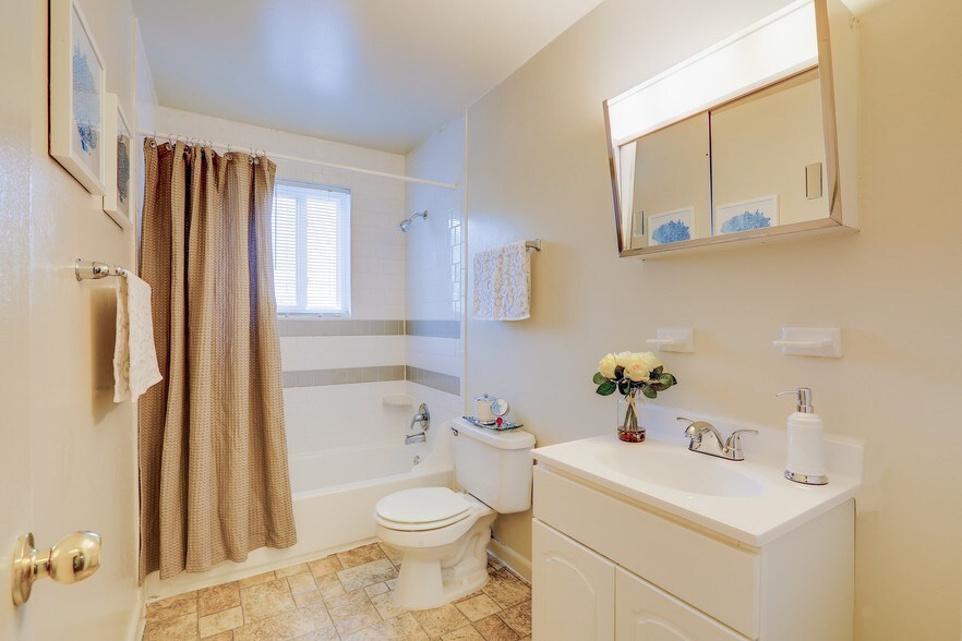 Building Photo - Magnolia Farms