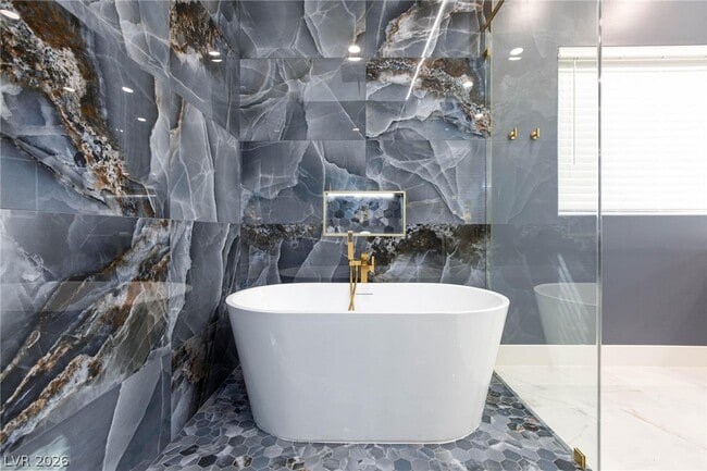 Building Photo - 6525 Ponderosa Way