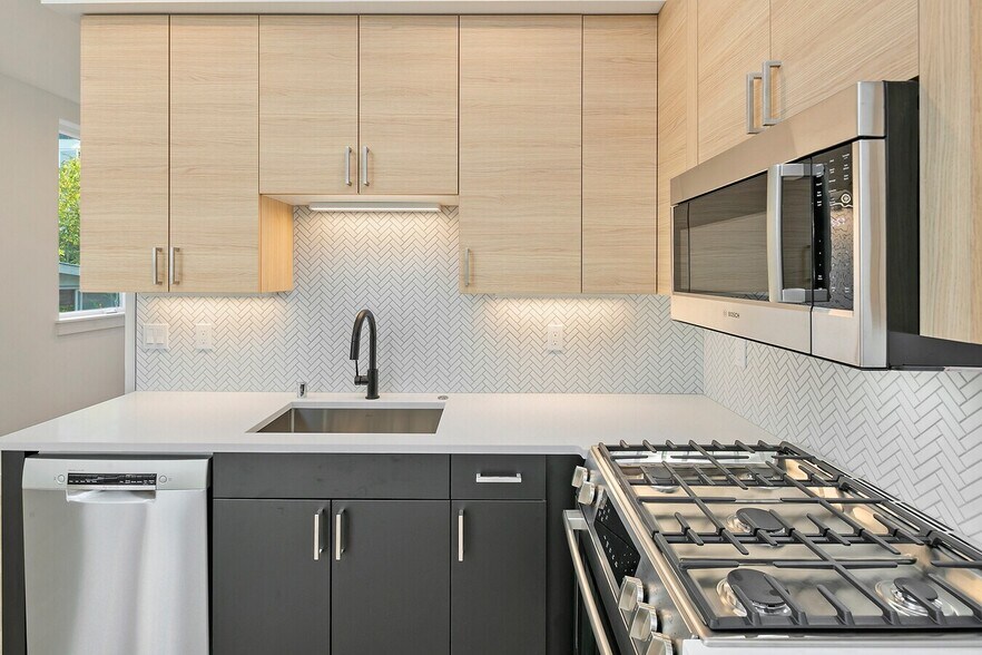 Building Photo - 839 NW 54th St