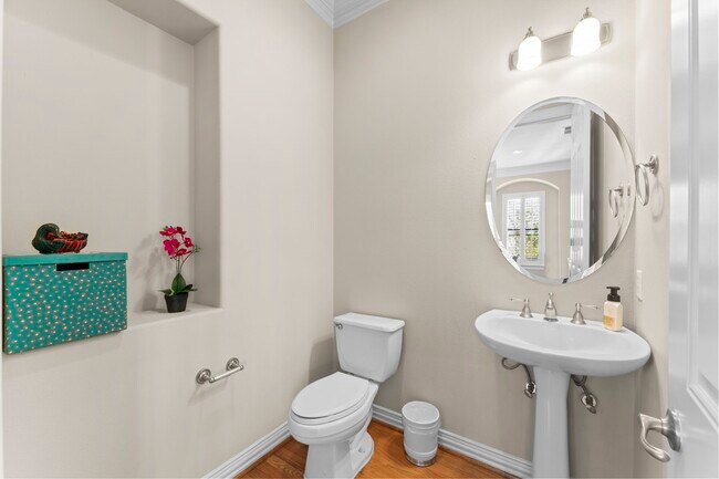 Building Photo - 9910 Orchard Ct