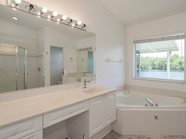 Building Photo - 1700 Aynsley Way