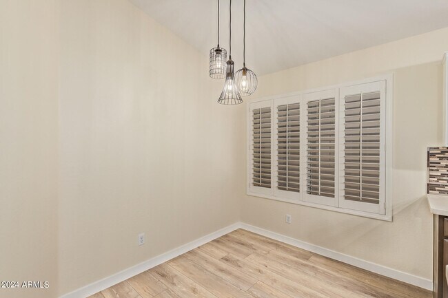 Building Photo - 3211 E Kristal Way