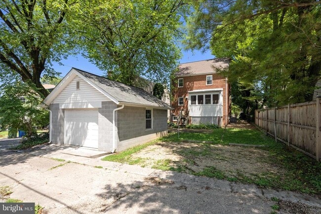 Building Photo - 3910 Yuma St NW