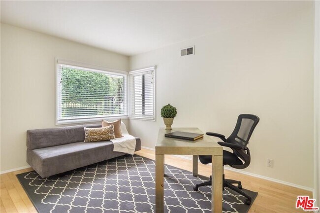 Building Photo - 3720 Ventura Canyon Ave