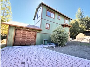 Building Photo - 1916 Pioneer Way