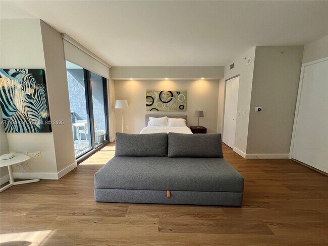 Building Photo - 31 SE 6th St