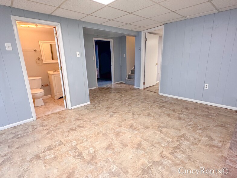 Building Photo - 1647 Rockhurst Ln