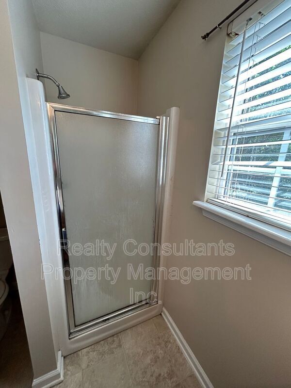 Building Photo - 600 Summerwalk Rd