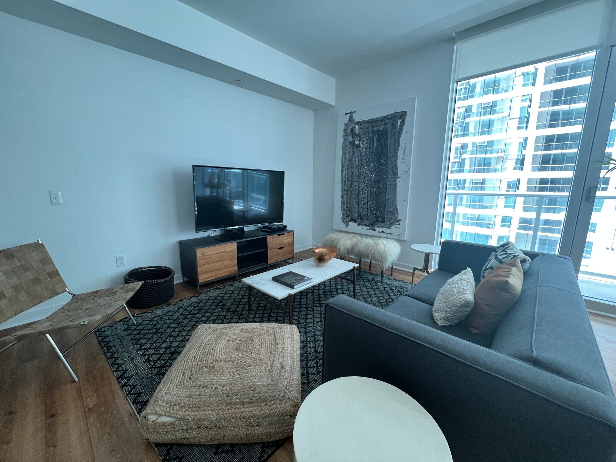 Building Photo - 300 S Biscayne Blvd
