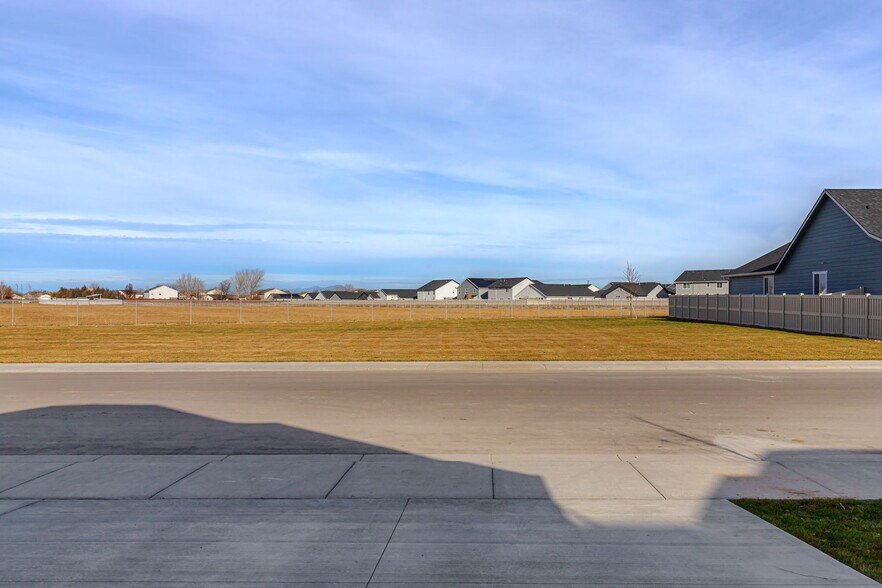 Common Area Across Street - 11363 Bluefield Dr