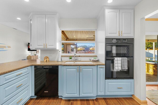 Building Photo - 9414 Laura Anne Dr