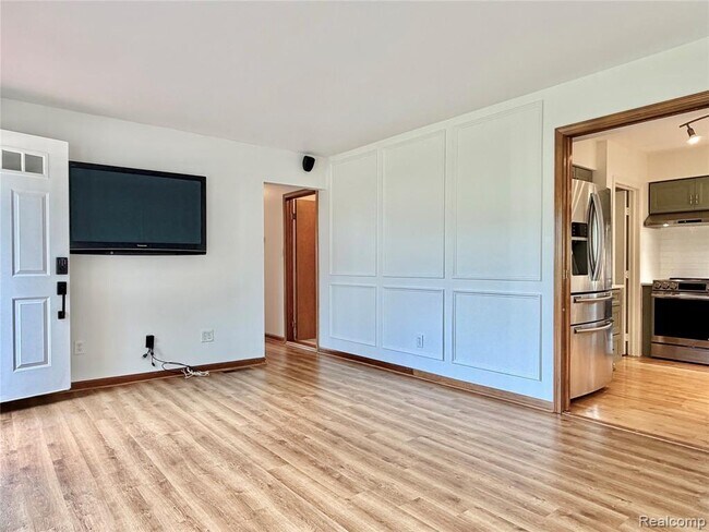 Building Photo - 306 Michelson Rd
