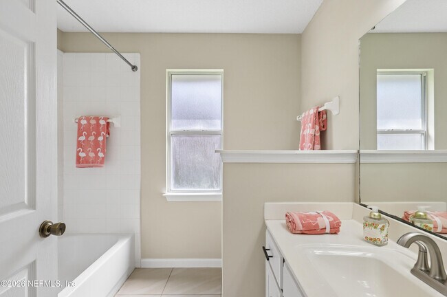 Building Photo - 2070 Thornhill Drive
