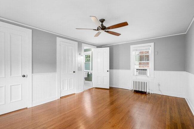 Building Photo - 467 Pelhamdale Ave