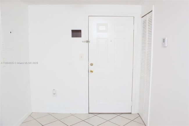 Building Photo - 3500 Coral Wy