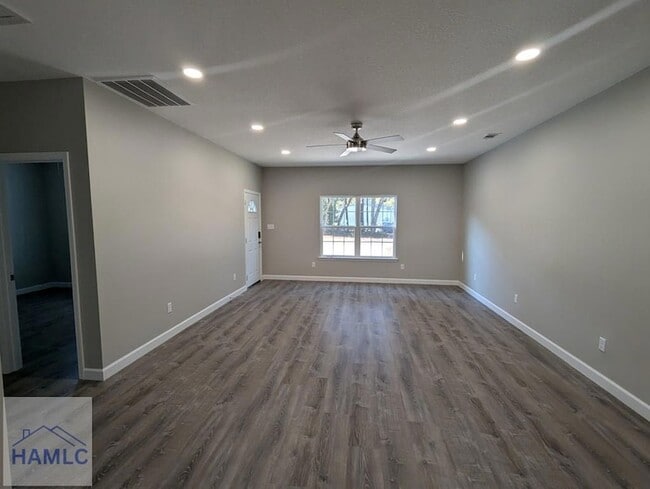 Building Photo - 277 Myrtle Ave