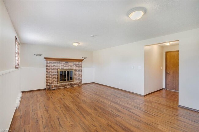 Building Photo - 624 Angiline Dr