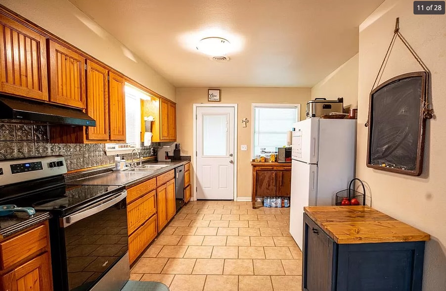 Building Photo - 1409 Diana St