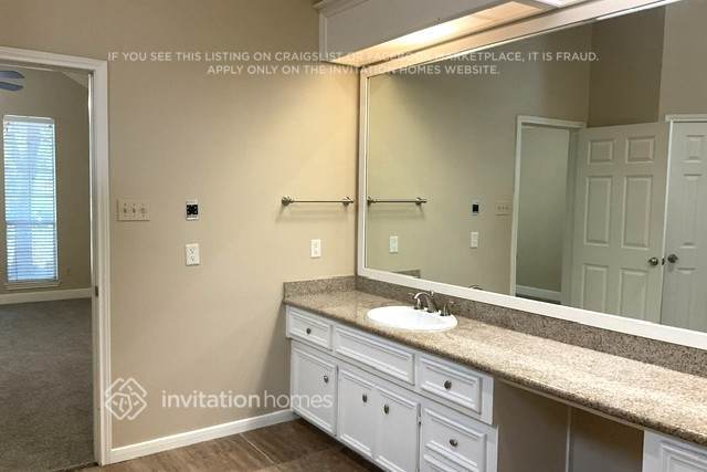 Building Photo - 2113 Pleasant Valley Dr