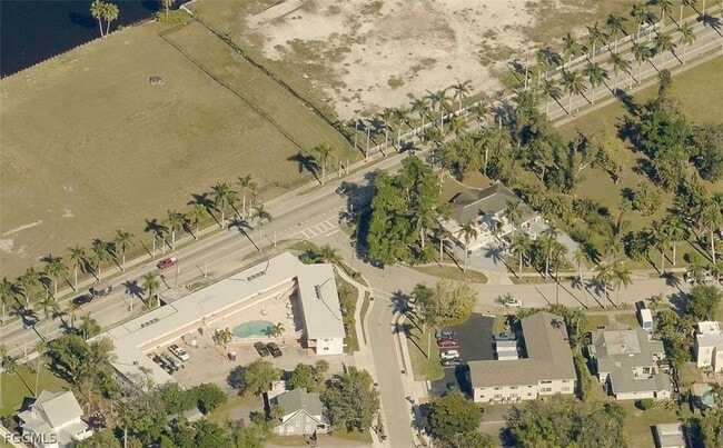 Building Photo - 2610 Providence St