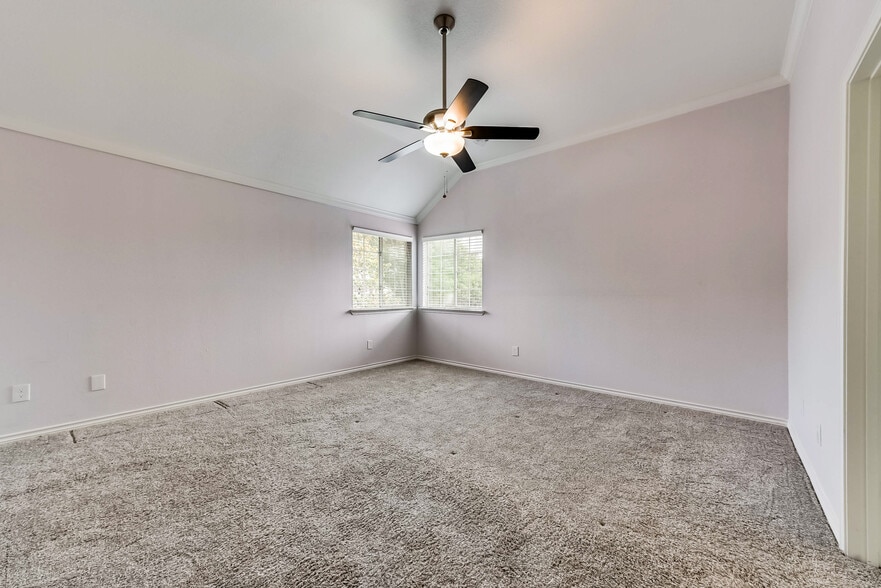 Master Bedroom - 4231 Crestedge Ln