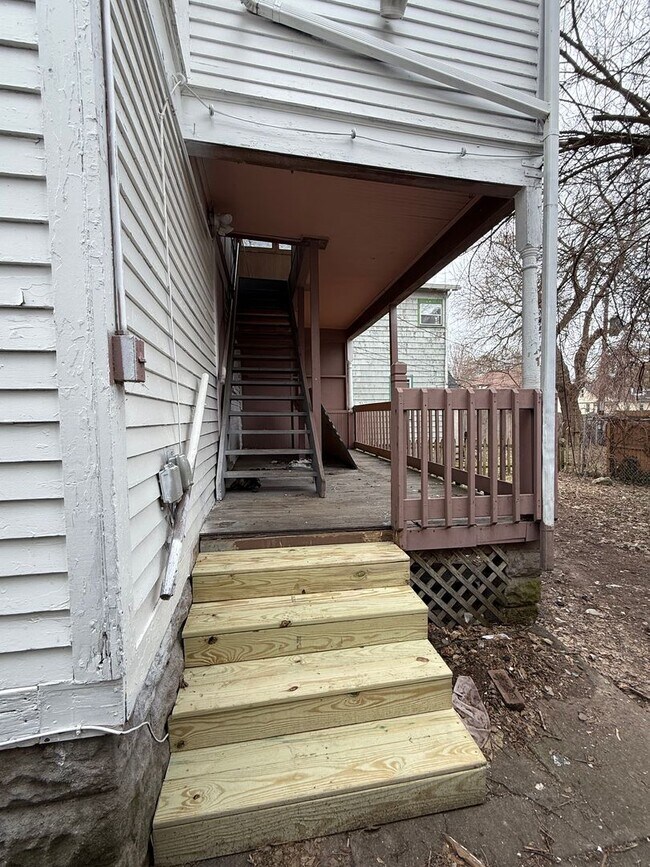 Building Photo - 1132 Monroe Ave