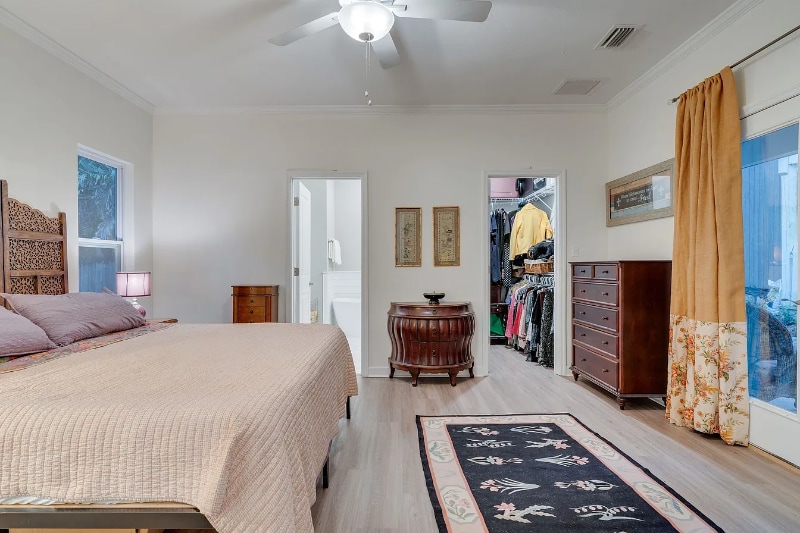 Building Photo - 624 W 7th Ave