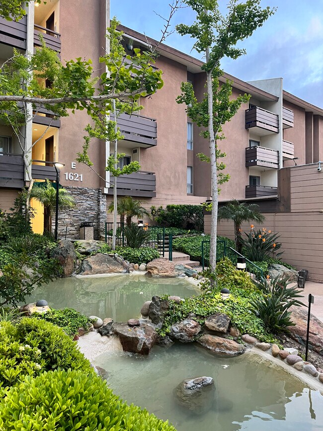 CONDO AMENITIES - 1615 Hotel Cir S