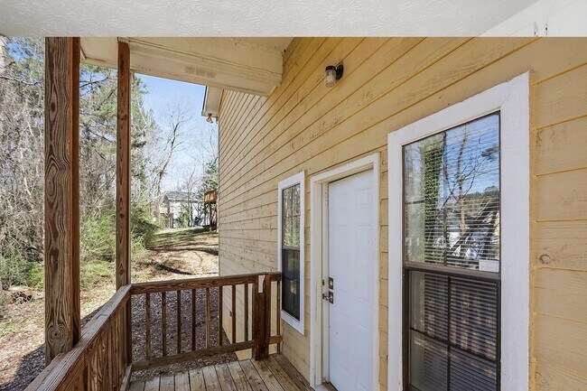 Building Photo - 4 bedrooms & 2 bath in Decatur!