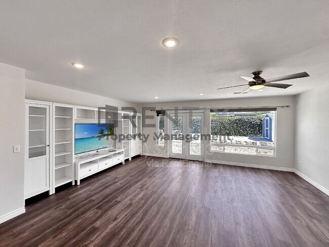Building Photo - 938 W Berkeley Ct
