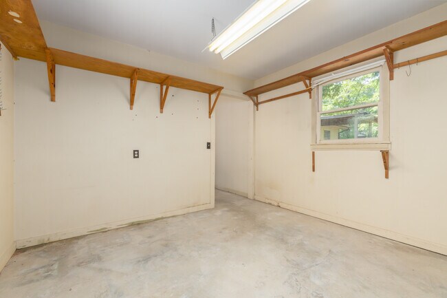 Additional Room 1 - 1500 Brookdale Dr