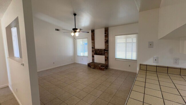 Building Photo - Like New! Newly Remodeled Home for Rent in...