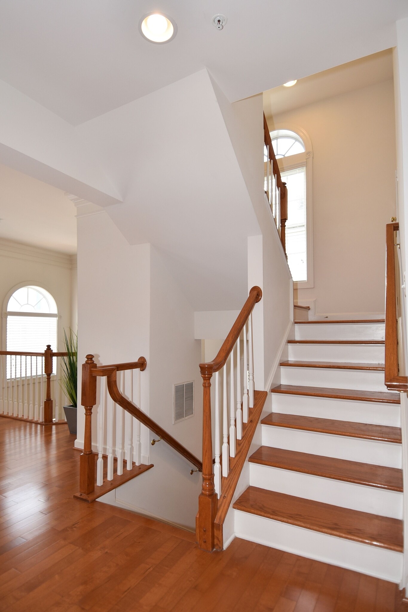 Building Photo - 7981 Vigne Ct