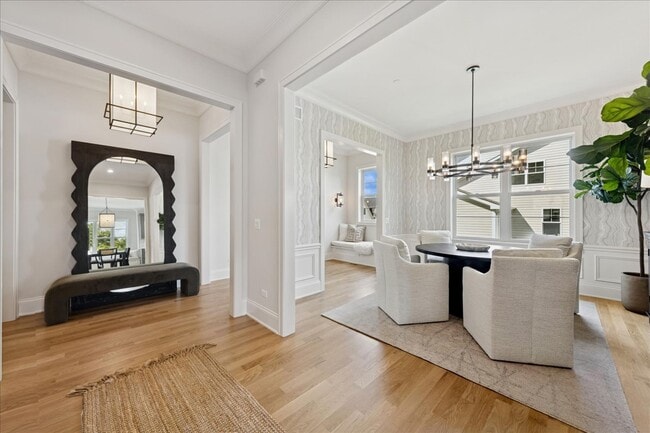 Building Photo - 1118 Pin Oak Dr