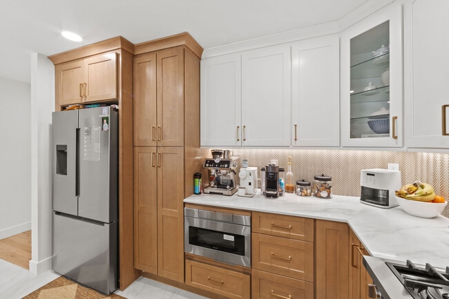 Building Photo - 17-11 Berdan Ave