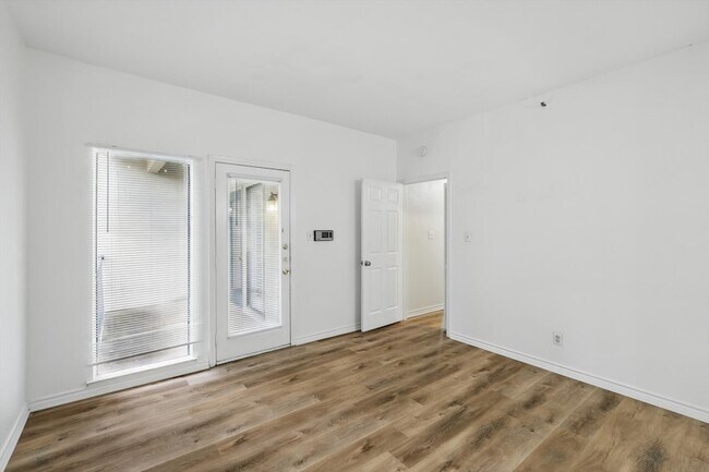 Building Photo - 3105 San Jacinto St