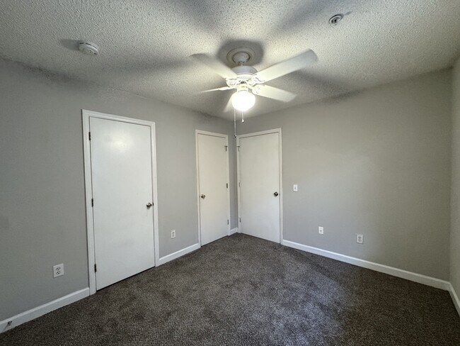 Building Photo - 303 Smith Level Rd