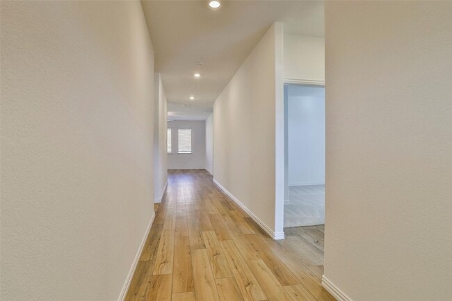 Building Photo - Cute Newer 4-2-2 N Ft. Worth