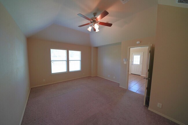 Building Photo - Move-In Ready Property Now Available in Selma, TX! - Realtor Commission: $600